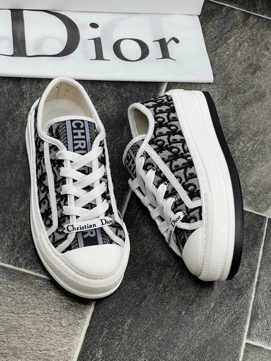 C.D. CHAUSSURES NOUVELLE SAISON