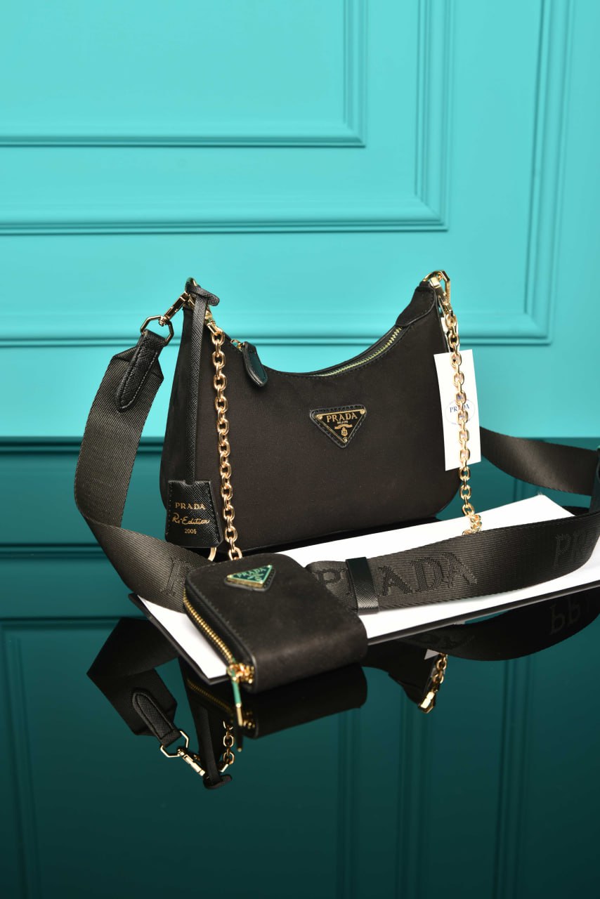 Sac en cuir Saffiano Re-Edition 2005